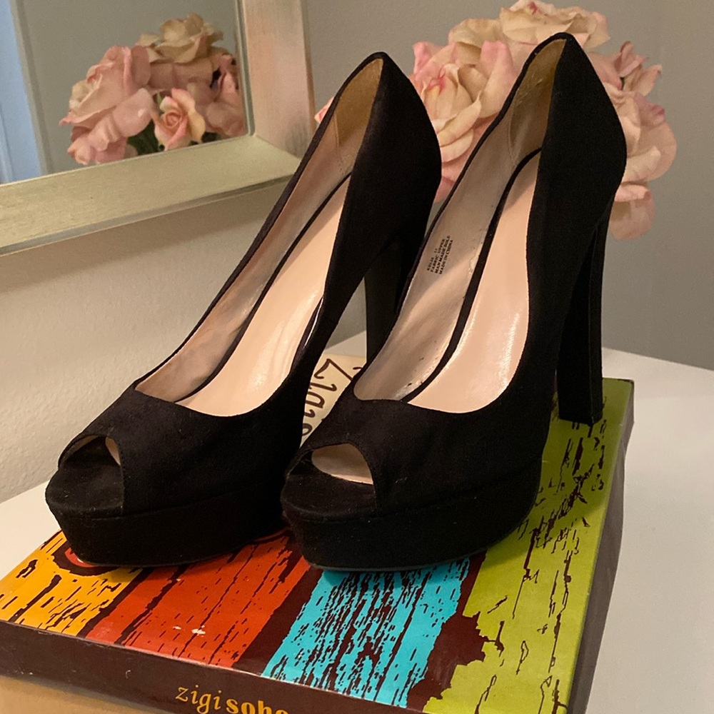 Black peep toe platform suede heels